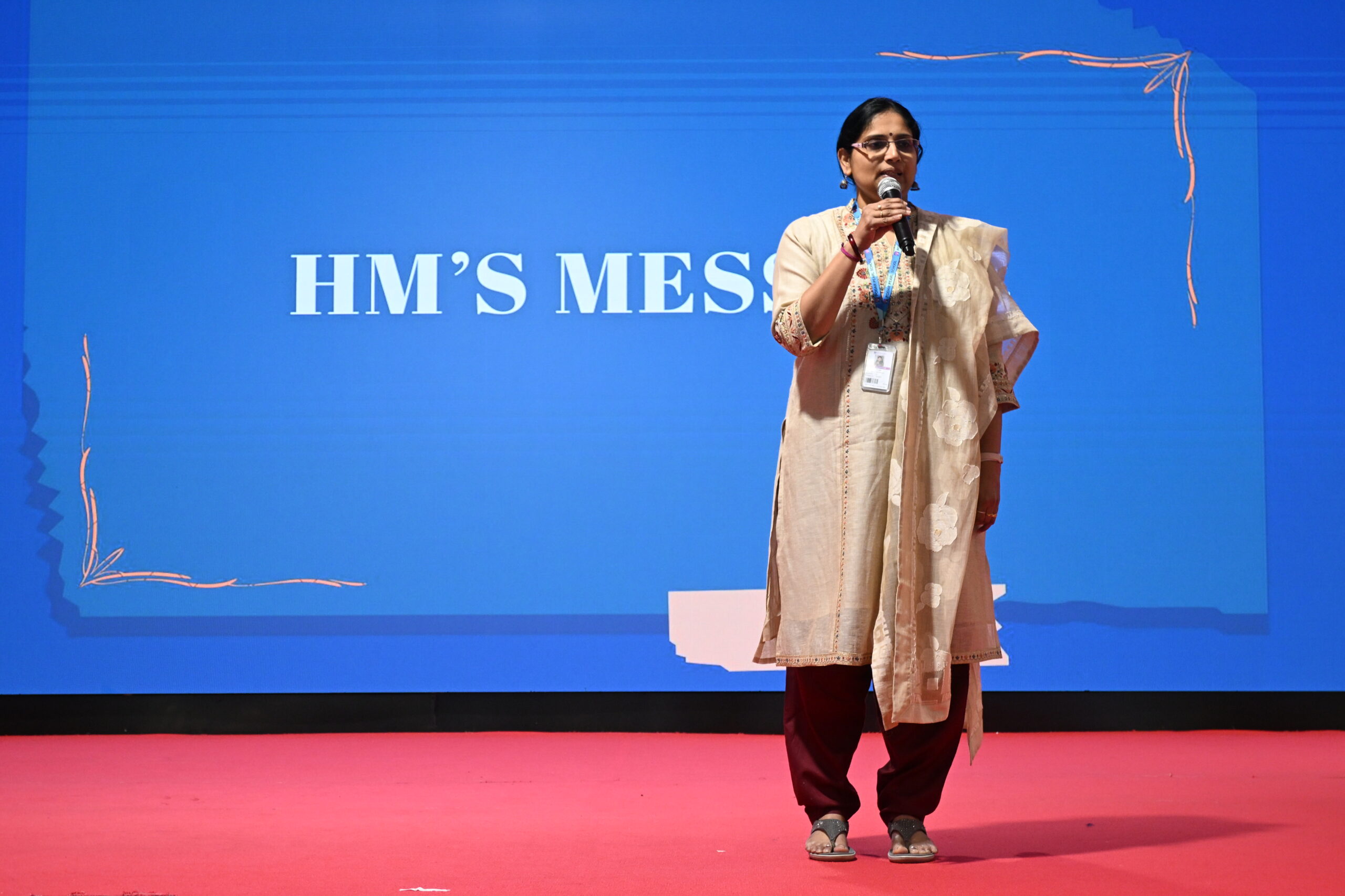 qatar-national-day-assembly-at-podar-pearl-school-al-meshaf-campus