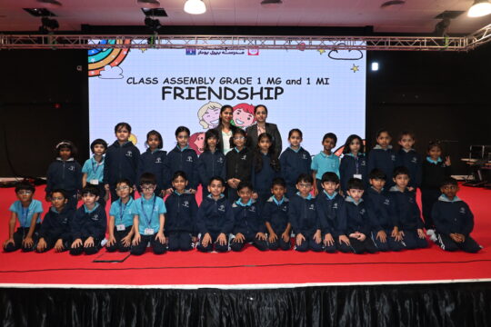 friendship-day-assembly-at-podar-pearl